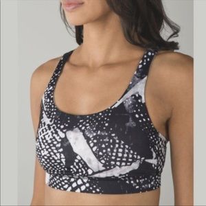 Lululemon Energy Bra in Static Mist (Size 6)